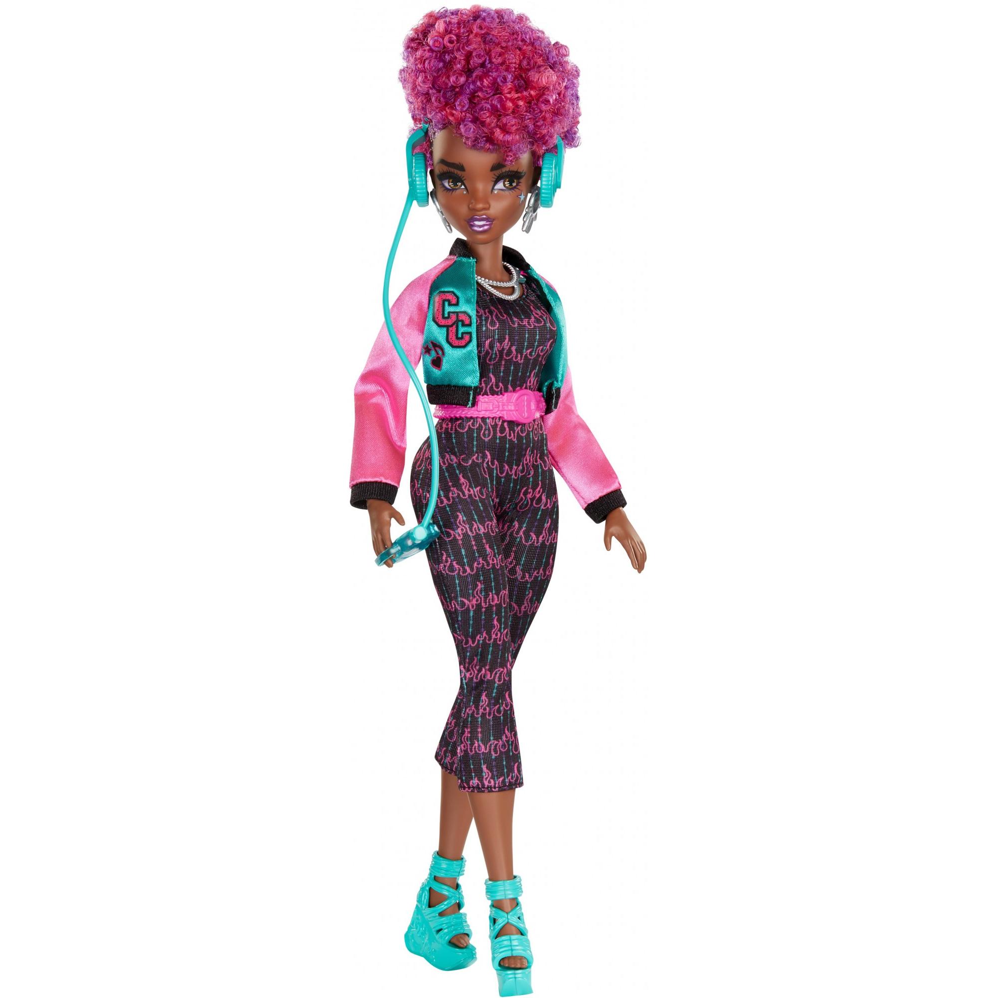 Wild Hearts Crew Cori Cruize Doll with Style Accessories