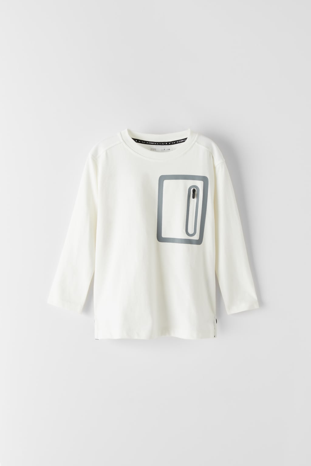 SPORTY T-SHIRT WITH TECHNICAL POCKET