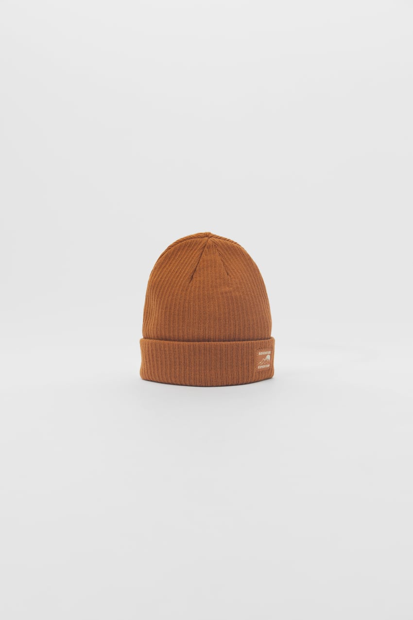 Knit-beanie-with-label-detail