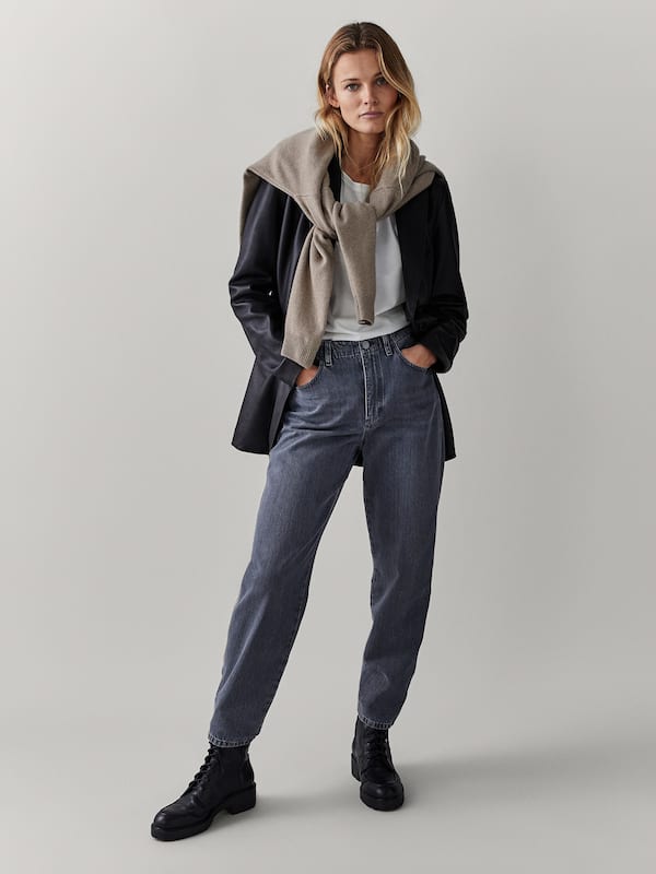 SLOUCHY JEANS