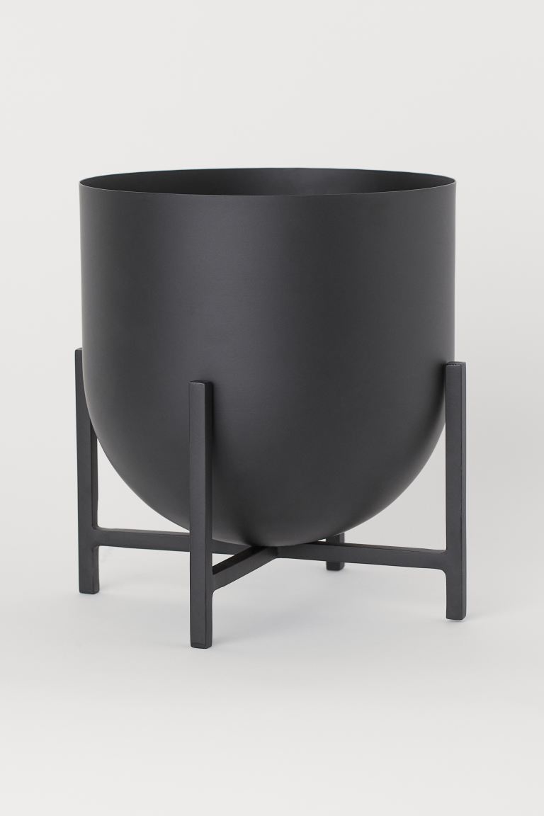 Large plant pot on a pedestal