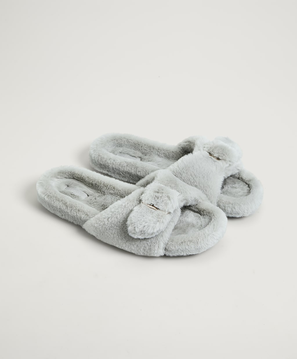  Buckle furry sandals