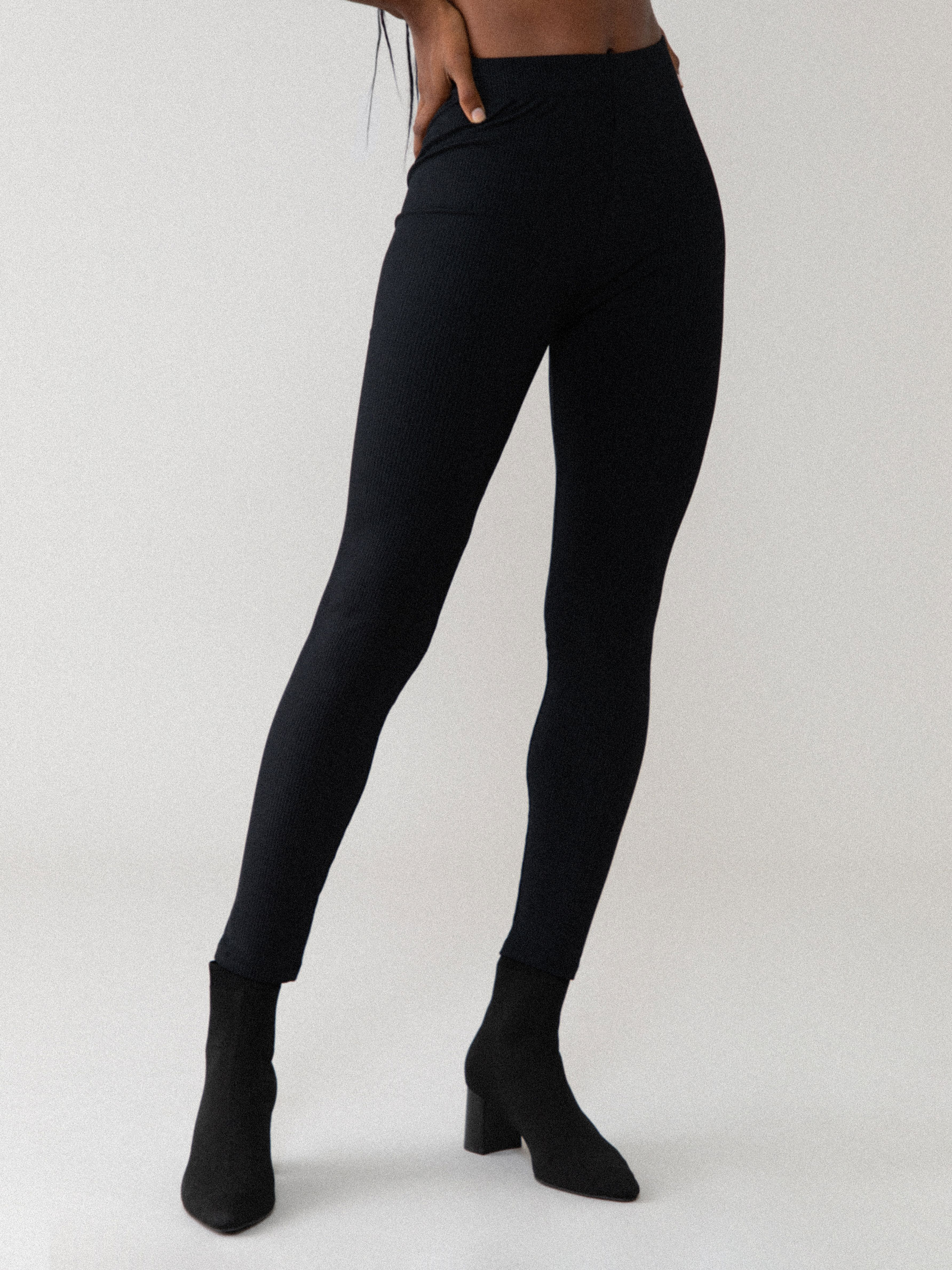 LEGGING DE PUNTO CANALÉ
