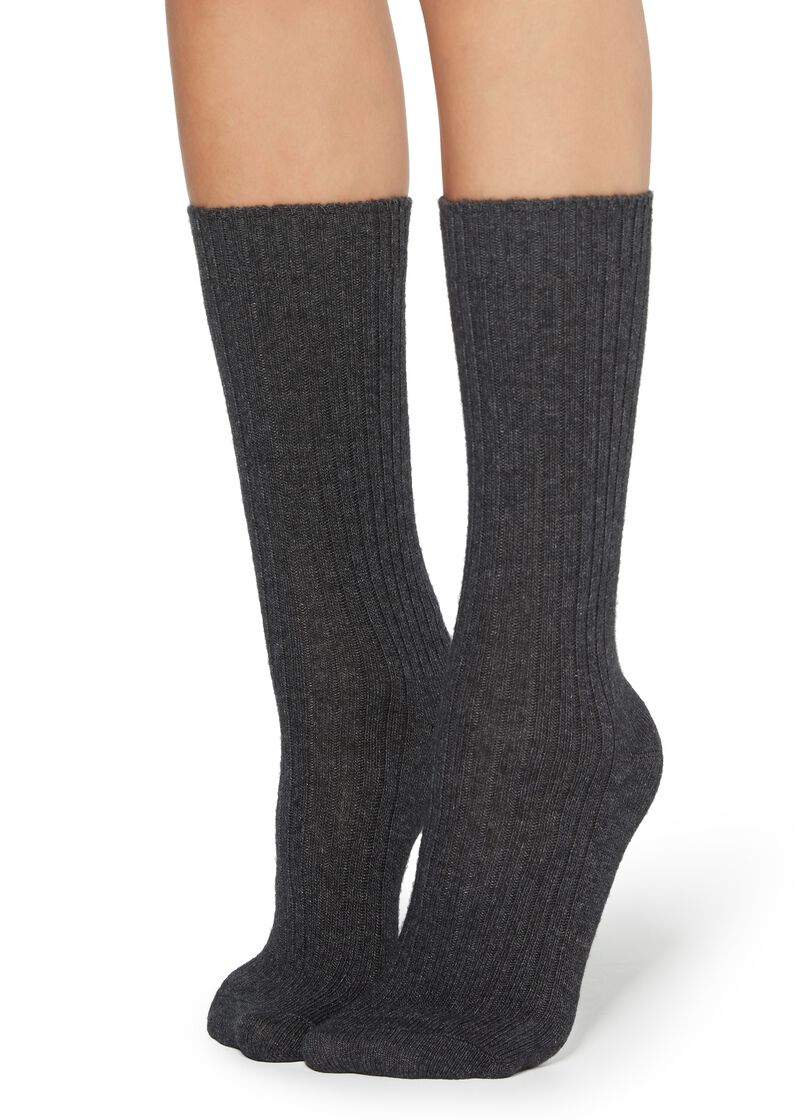  Kurze Socken in Rippe mit Wolle und Kaschmir