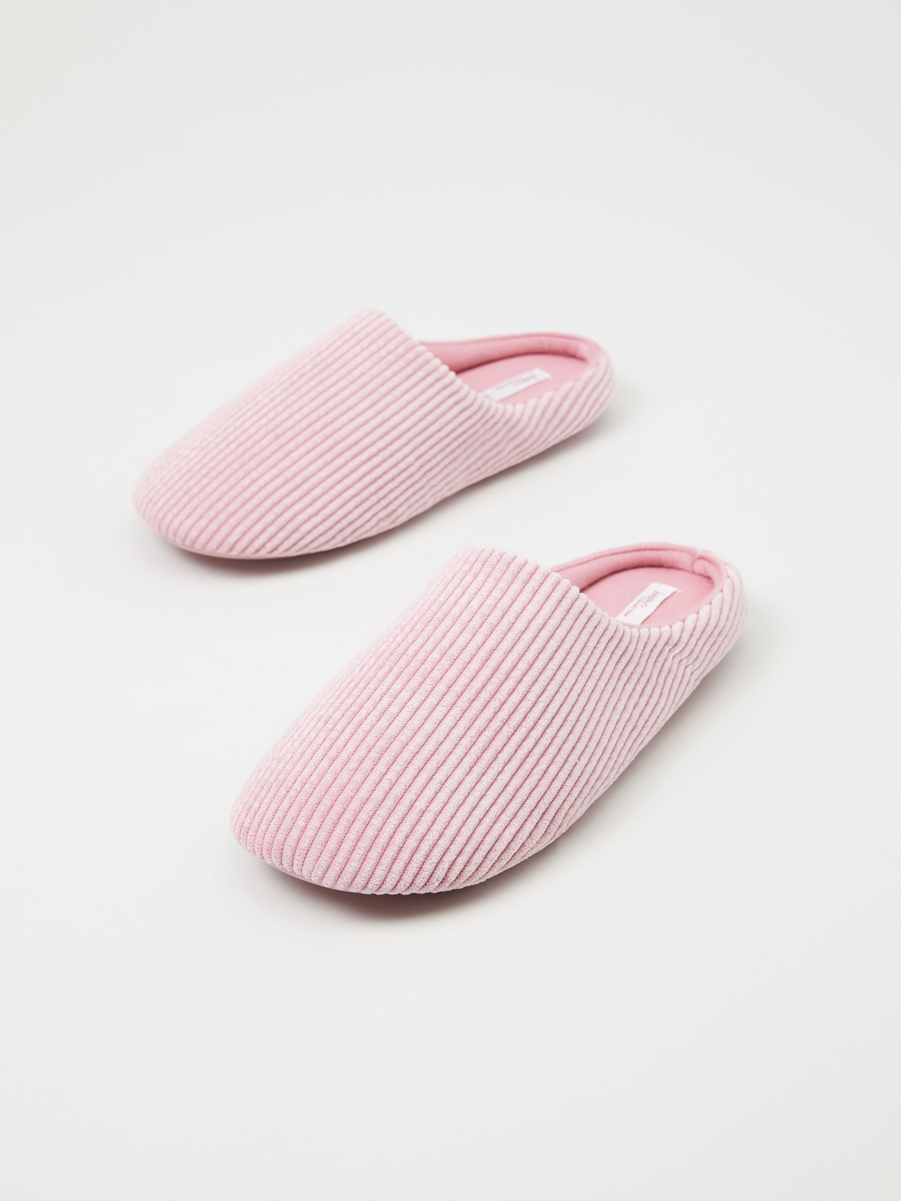 ZAPATILLA DE CASA BÁSICA