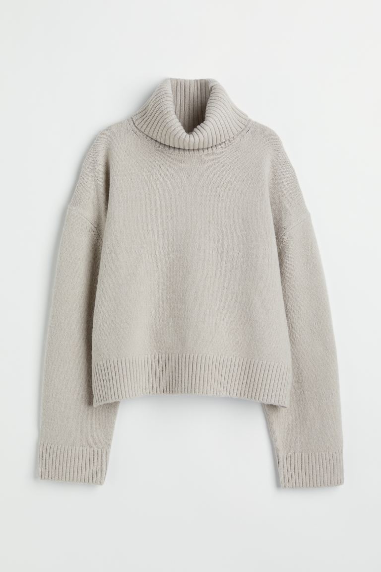 Oversized polo-neck jumper