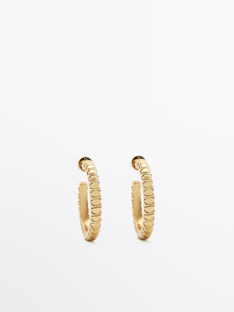 GOLD-PLATED TEXTURED HOOP EARRINGS