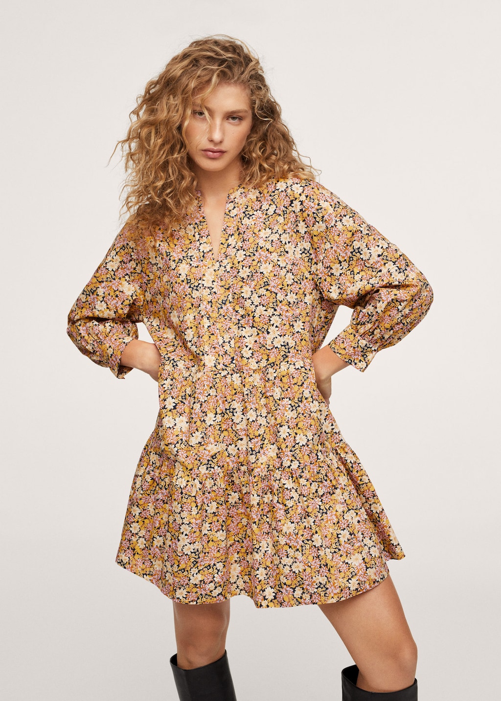 Vestido corto volantes