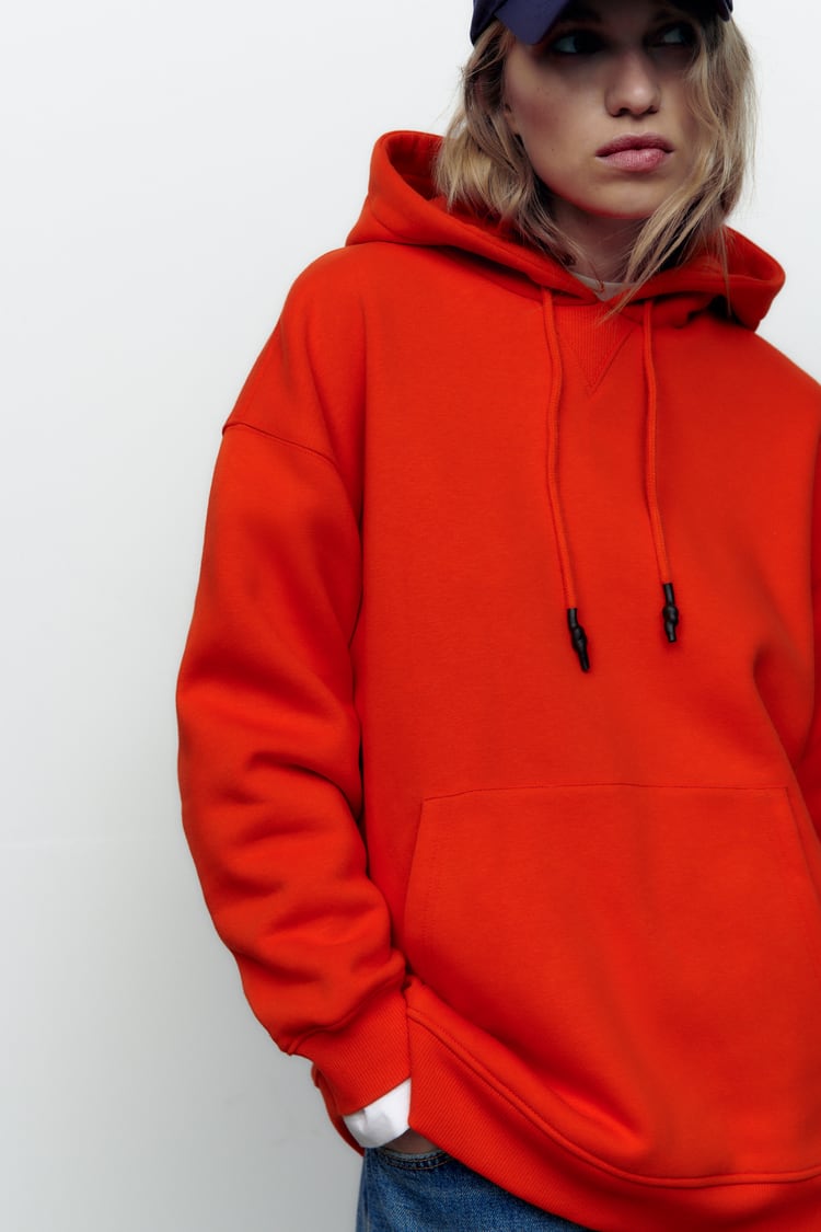 OVERSIZED SWEATSHIRT
