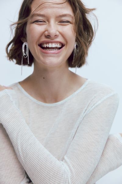 Long-sleeved top
